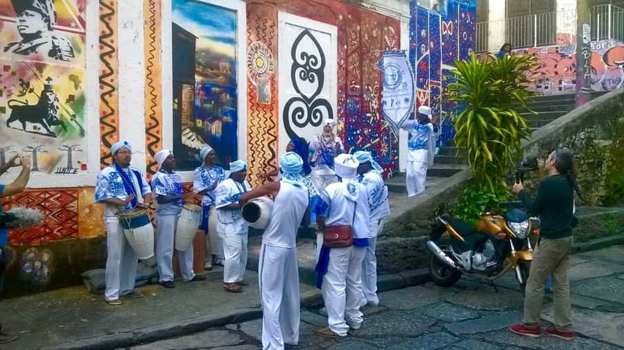 3-Hour Urban Arts Walking Tour - Ending at the Museum of Tomorrow, and getting back easily