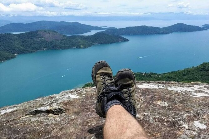 Adventure experience at Peak Sugar Bread by PARATY TOURS - Speedboat to Praia do Cruzeiro in Saco do Mamanguá, about 40 minutes
