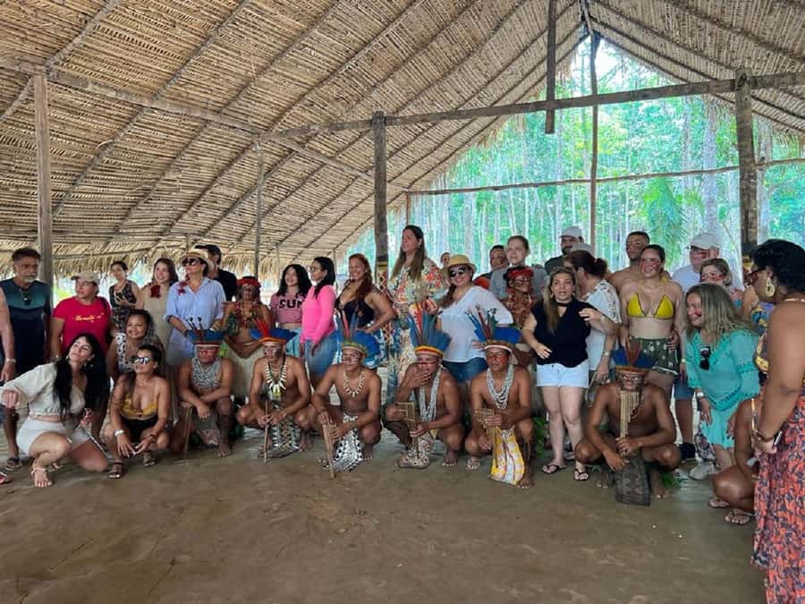 Amazon Safari® Manaus: Day trip on the Amazon River - Swim with pink dolphins from a platform: the thrill and the ethics check
