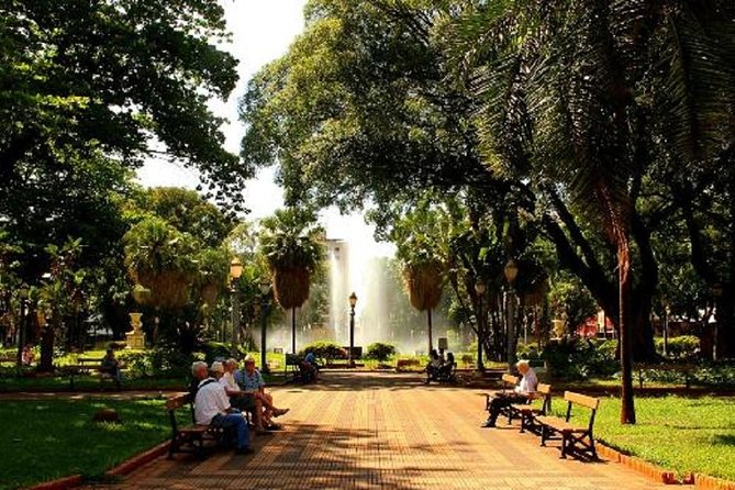 Ancient Rio and Santa Teresa Tour with Hotel pick-up and drop-off - Arco do Teles and Cinelândia: alleys with bars plus a classic photo square