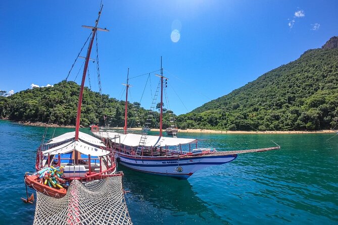 Angra dos Reis and Ilha Grande, Boat Ride from Rio Lunch and Transport - Boat ride vibes: music, animators, and the loud-party risk