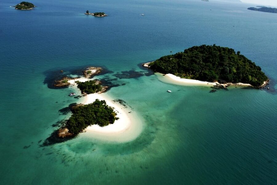 Angra dos Reis and Ilha Grande Full-Day Excursion - The guide and language options, what you should assume