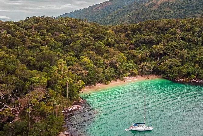 Angra dos Reis and Ilha Grande Tour in an Adventure Day - Guide Nyte and the on-board vibe: info plus real fun