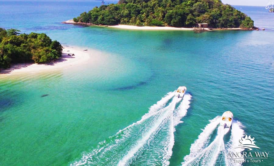 Angra dos Reis: Super Lagoa Azul Speedboat Tour - From Pier Santa Luzia to the first island stop
