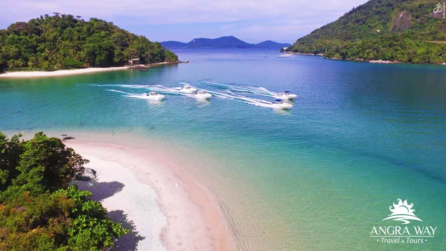Angra dos Reis: Super Lagoa Azul Speedboat Tour - Playa de Arrows lunch time on Ilha da Gipóia