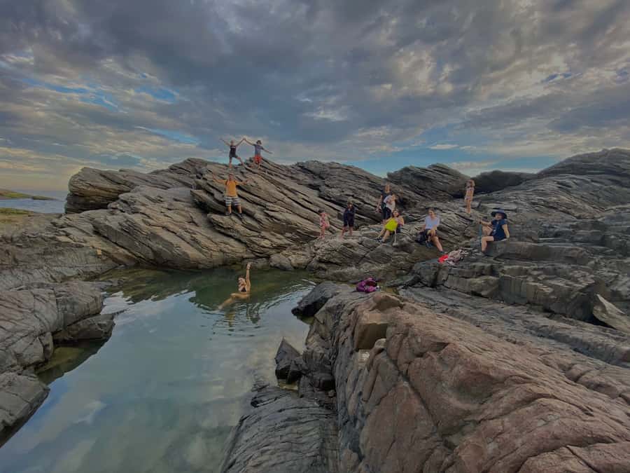 Armação dos Búzios: Walk Through the Natural Pools in Búzios - What to bring and how to not ruin your day on slippery rocks