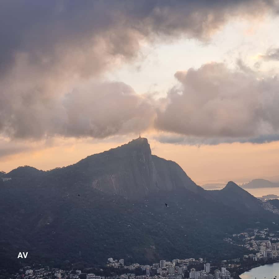 AVenturismo 2 Irmãos hill + Vidigal Favela - Fitness level, shoes, and what to bring for a comfortable day