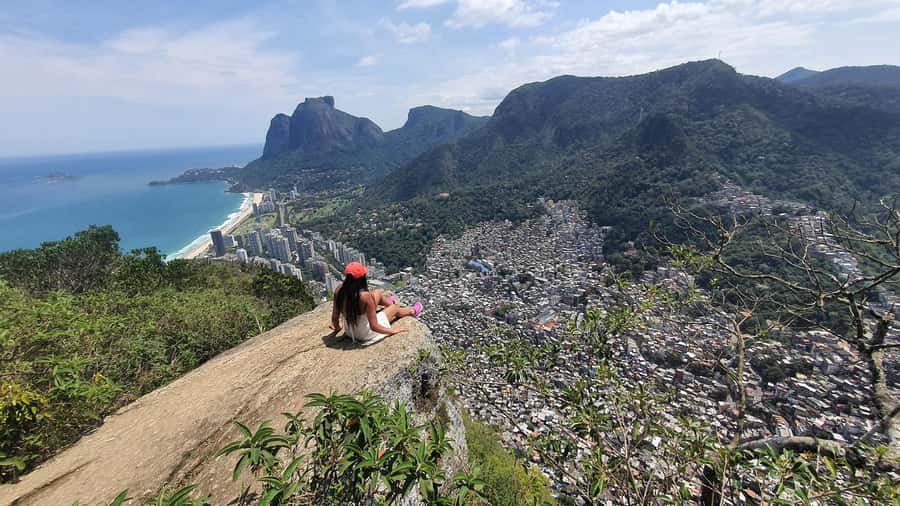 AVenturismo 2 Irmãos hill + Vidigal Favela - The “labyrinth” hike up 2 Irmãos: pace, views, and real footing