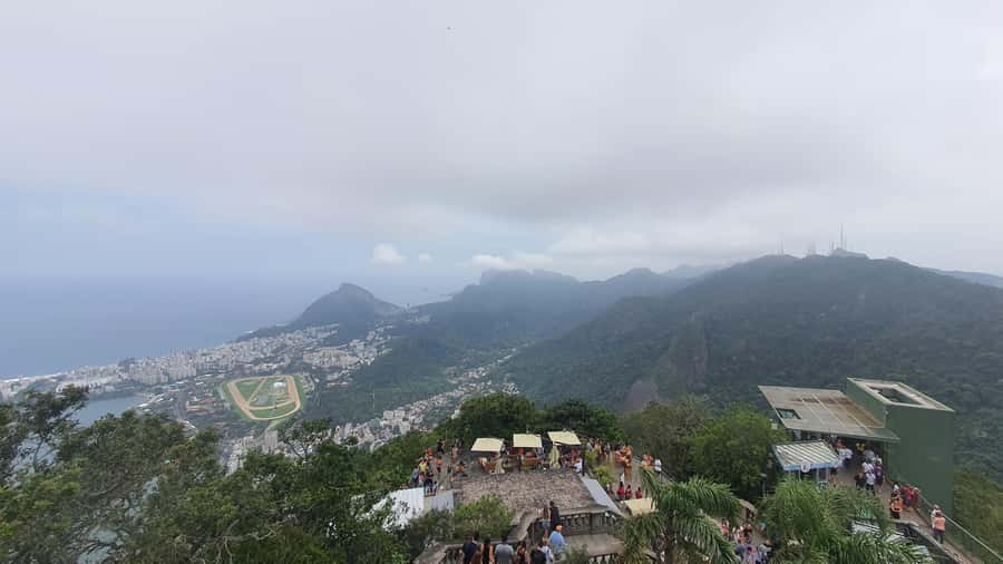 AVenturismo Christ Redeemer - Christ Redeemer: picnic time and smart photo planning