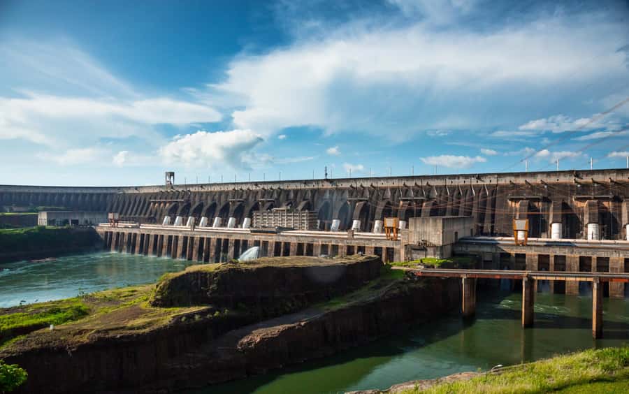 Brazilian Falls, Bird Park and Itaipu Dam - Itaipu Dam, Bird Park, and Iguassu Falls in One Practical Route
