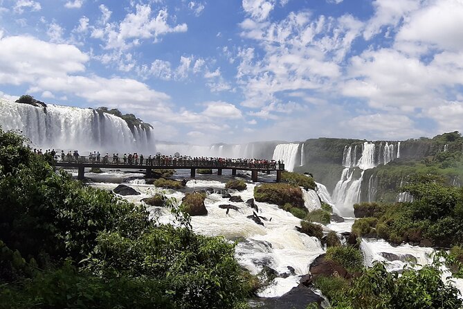 Brazilian Falls Private Tour with Entrance, Lunch and Boat - Stop 3: Lunch at Restaurante Porto Canoas with waterfall views