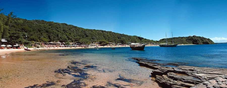 Búzios: City Tour & Beach Hopping with Lunch - Getting oriented in the Búzios Center, Orla Bardot, and landmark monuments