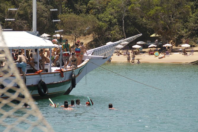 Buzios Day Trip with Lunch, City Tour and Cruise from Rio de Janeiro - Bastidores Restobar: Lunch You Will Actually Notice