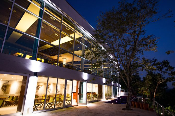By Night Puerto Iguazu with Argentinian Restaurant Guamini Misión - The Duty Free stop in Puerto Iguazú: what you get in about an hour