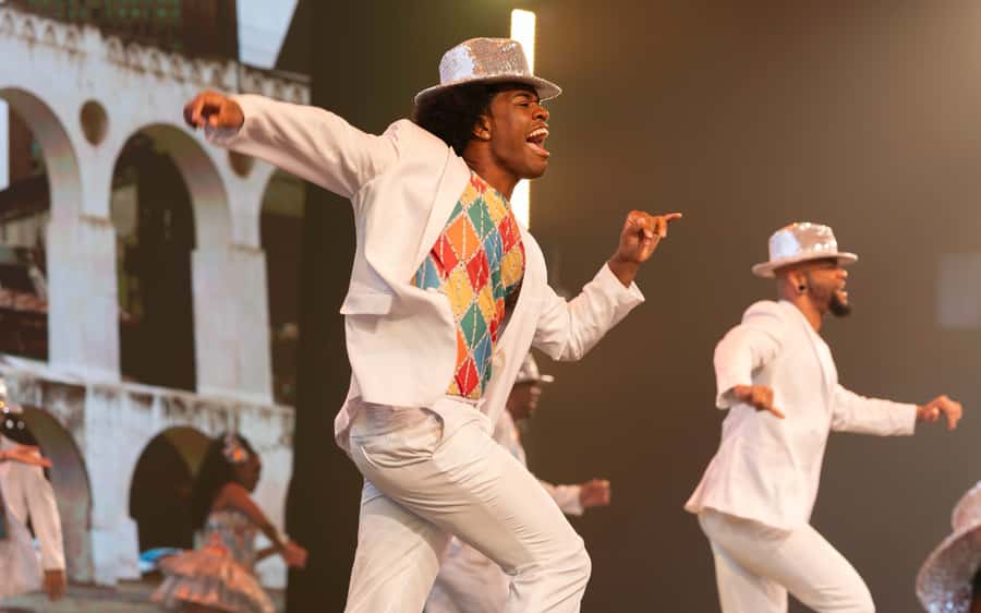 By Night Tour: Roxy Dinner Show & Transfer - Dinner at Roxy: how the meal experience works