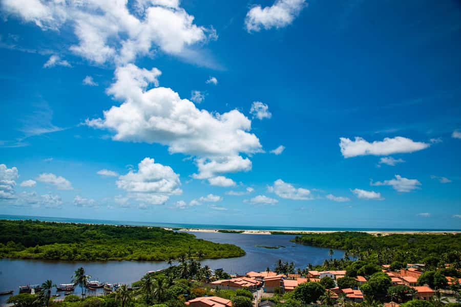 Caburé - Boat tour on the Rio Preguiças - The Lighthouse Stop: Panoramas Over Caburé and Atins
