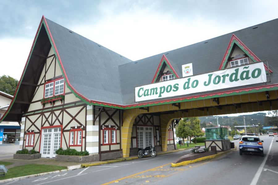 Campos do Jordão: Full-Day Private Tour from São Paulo - Boa Vista Palace: major Brazilian art in a governor’s former summer home