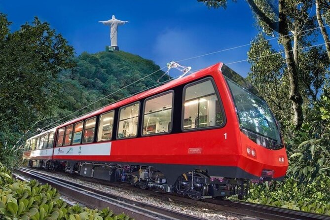 City Tour Full VIP - Corcovado Train + Churrascaria Rodízio - Corcovado by train to Christ the Redeemer: less hassle, better views