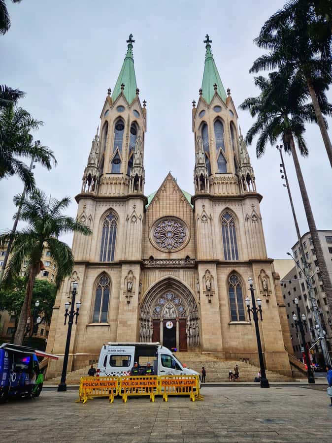 Companionship of a bilingual guide in São Paulo - Who should skip it