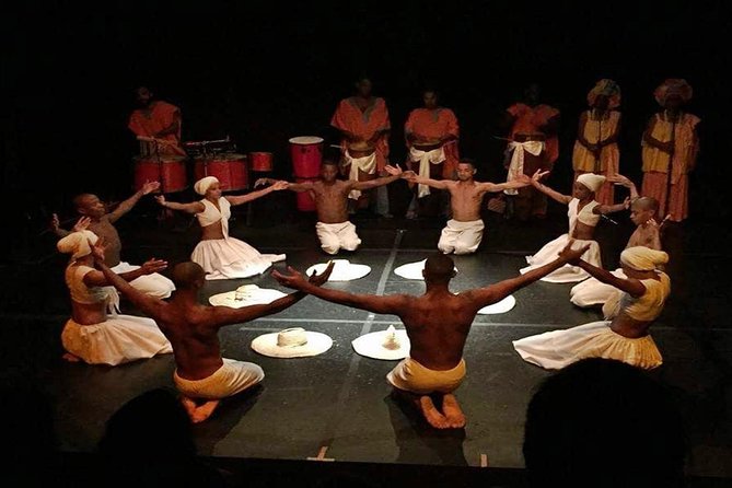 Cultural Folkloric Show and Dinner in Salvador - A Carnival-style evening in Salvador, built around Pelourinho