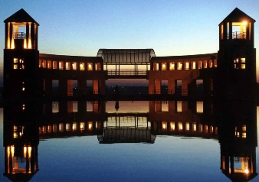 Curitiba: 4-Hour City-By-Night Tour with Dinner - Oscar Niemeyer Museum at night: the main event for architecture lovers
