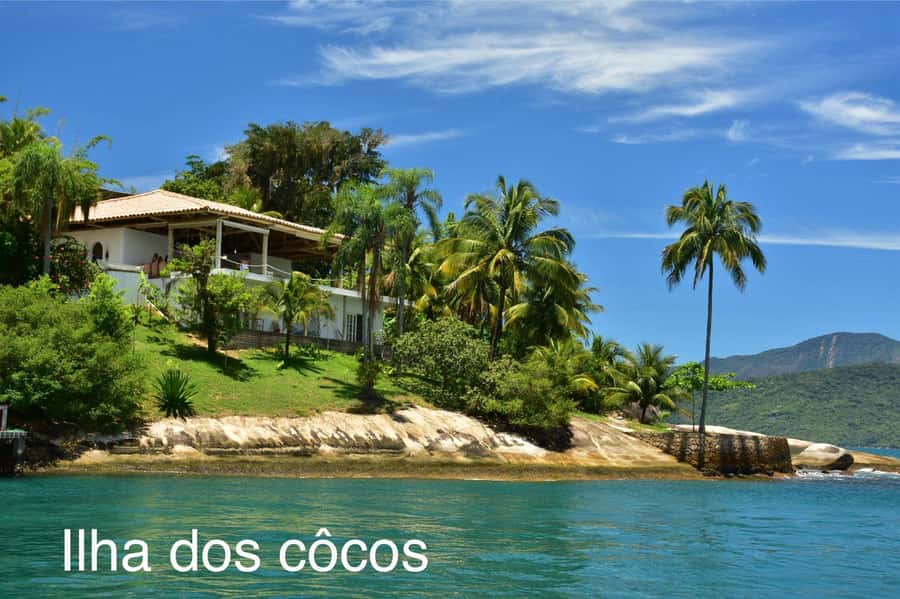 Discover Paraty's Best Islands on an Exclusive Schooner Tour - Ilha dos Cocos: a calm first hour for snorkeling and looking closely