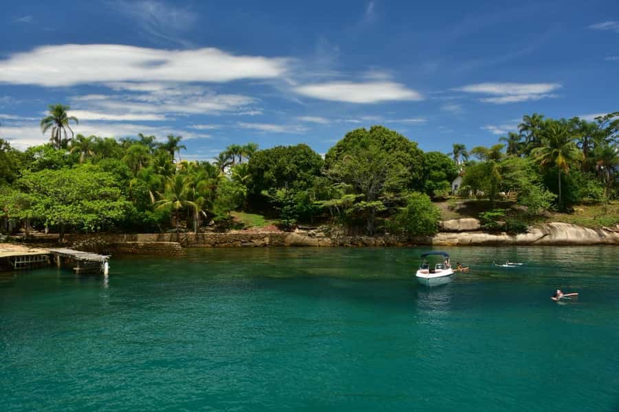 Discover Paraty's Best Islands on an Exclusive Schooner Tour - The return ride and the freshwater reset on board