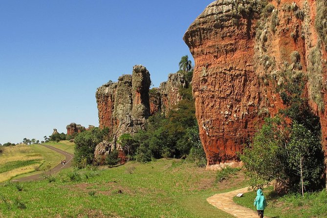 Discover Vila Velha State Park Tour and Witmarsum Colony - Parque Estadual de Vila Velha: craters, sandstone contours, and the fun of looking closely