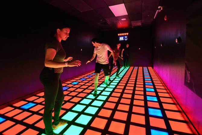 Escape Room Unravel the Enigma of the Room - Inside the Room: 60 Minutes of Codes, Clues, and Teamwork