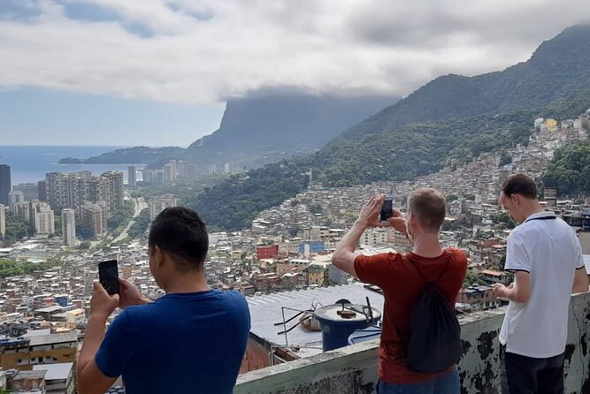 Favela Tours - The 9:30 Start, the Pickup Option, and the Route Rhythm