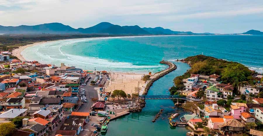 Florianópolis: Historical Center, Beach & Nature Tour - Walking Hercílio Luz Bridge and the viewpoint stop