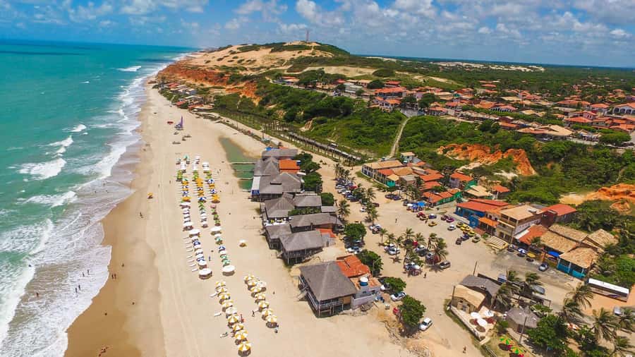 Fortaleza: Tour to Morro Branco and Fontes Beach - Fontes Beach: caves, comfort, and a more flexible “hang out” feel
