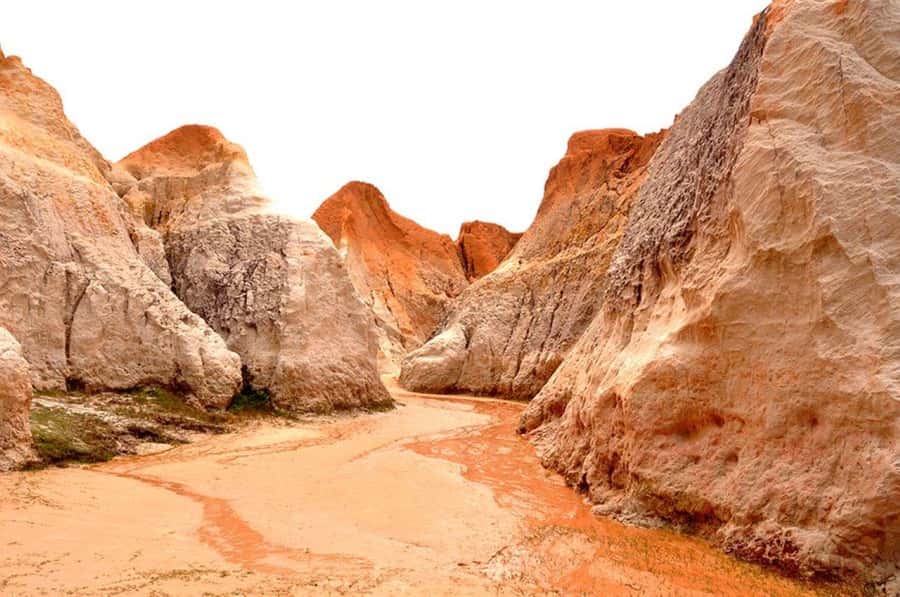 Fortaleza: Tour to Morro Branco and Fontes Beach - Morro Branco dunes and colored sand: the main event, with a big choice