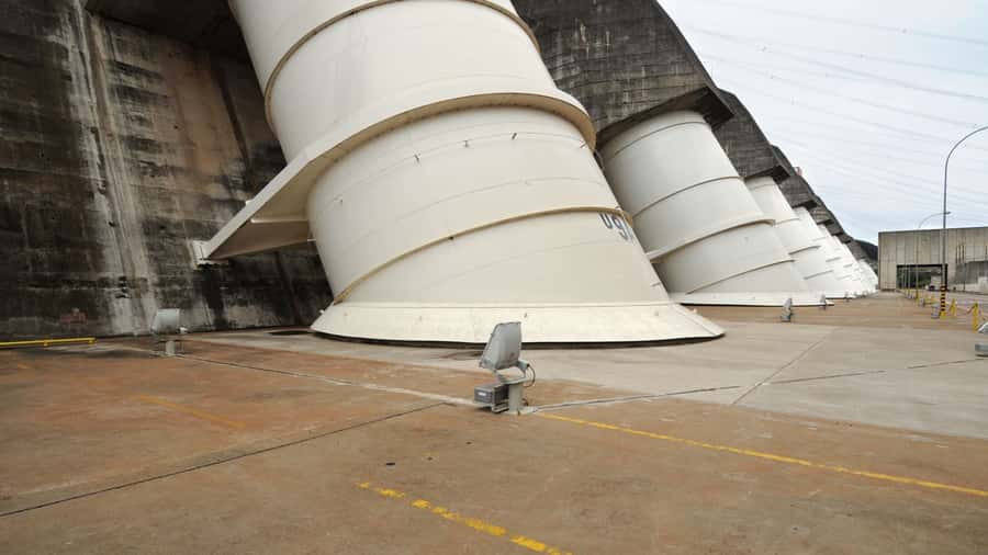 Foz do Iguaçu: Itaipu Hydroelectric Dam Guided Tour - Eco-Friendly Initiatives and Environmental Preservation, Without the Jargon