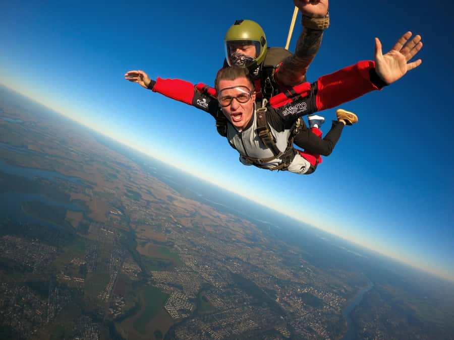 Foz do Iguacu: Skydiving Experience with Photos and Videos - The 3-hour rhythm: flight, jump, and time for photos and videos