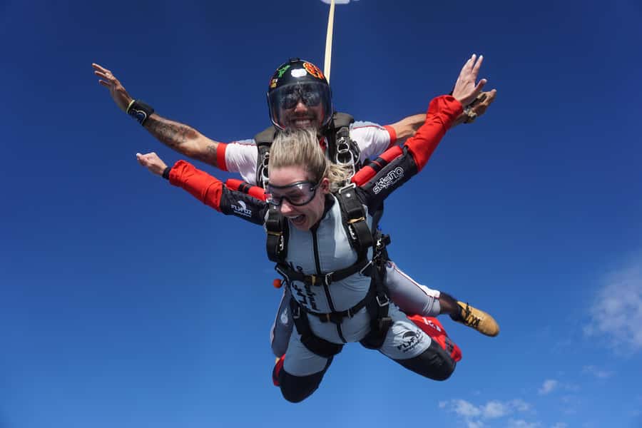 Foz do Iguacu: Skydiving Experience with Photos and Videos - Meeting at Rua Ângela Aparecida Andrade, 1188 (and why location matters)