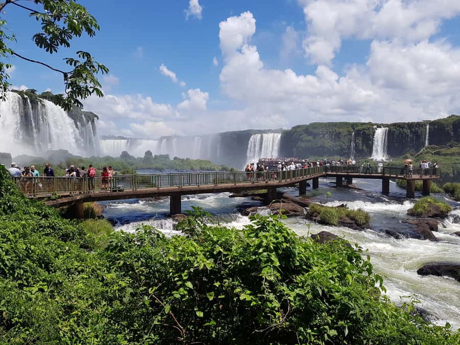 From Foz do Iguaçu: Brazilian Falls and Bird Park Tour - From the Park to the Main Falls: How the Brazilian Side Walk Fits Together