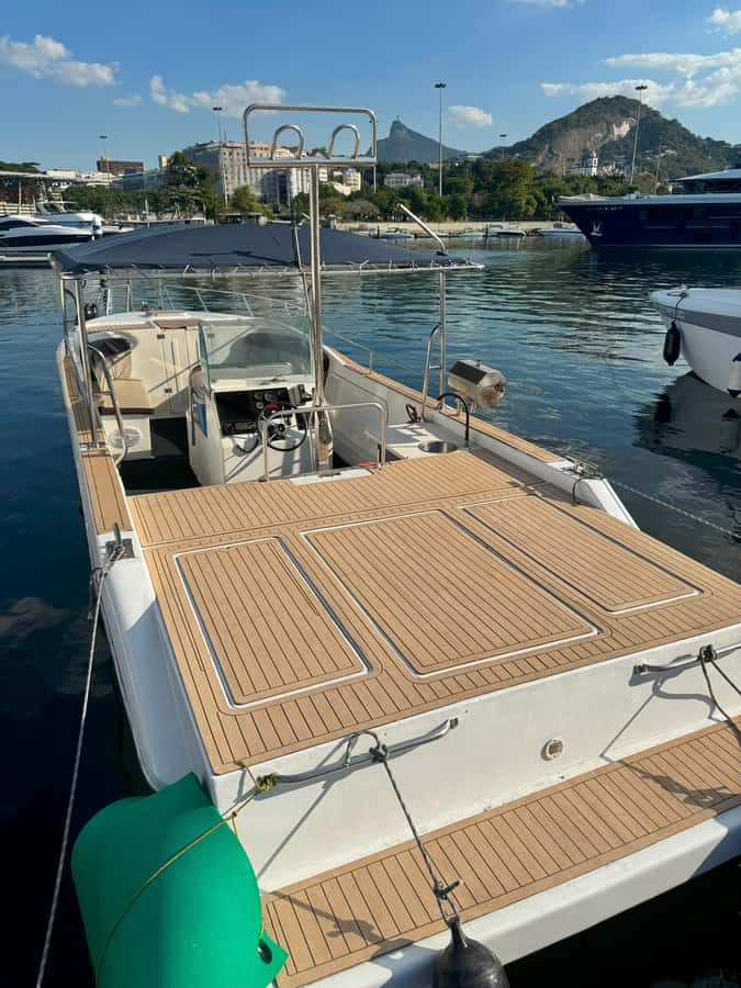 From Rio de Janeiro: Private Speedboat Tour - On-Board Comfort: Coolers, Bluetooth Stereo, Bathroom, and the Grill