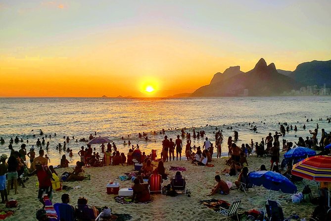 Full Day in Rio - Christ the Redeemer: 50 minutes to get your picture and your bearings