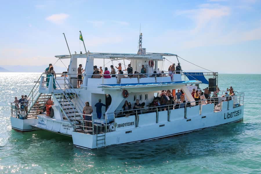 Full day tour to Búzios - Premium All Inclusive - The Catamaran Portion: 12 Beaches, 3 Islands, 3 Water Stops