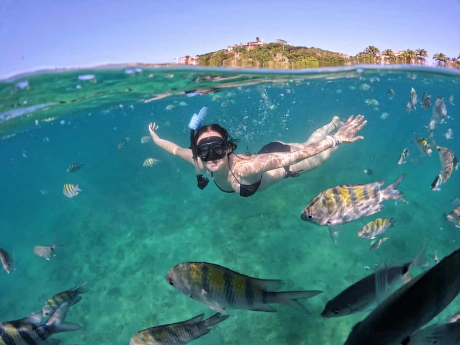 Full day tour to Búzios - Premium All Inclusive - Onboard Comfort: Tables, Bar Service, and the Stuff People Forget