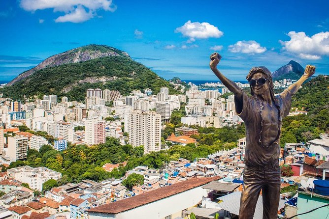 Guided Tour to the Favela DE Santa Marta - The viewpoint at the top: how to plan for the big Rio photo moment