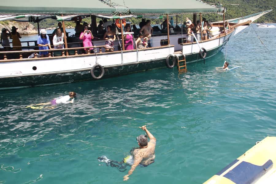 Half-Day Schooner Cruise and Snorkeling in Paraty Bay - What to bring for comfortable snorkeling in Paraty Bay