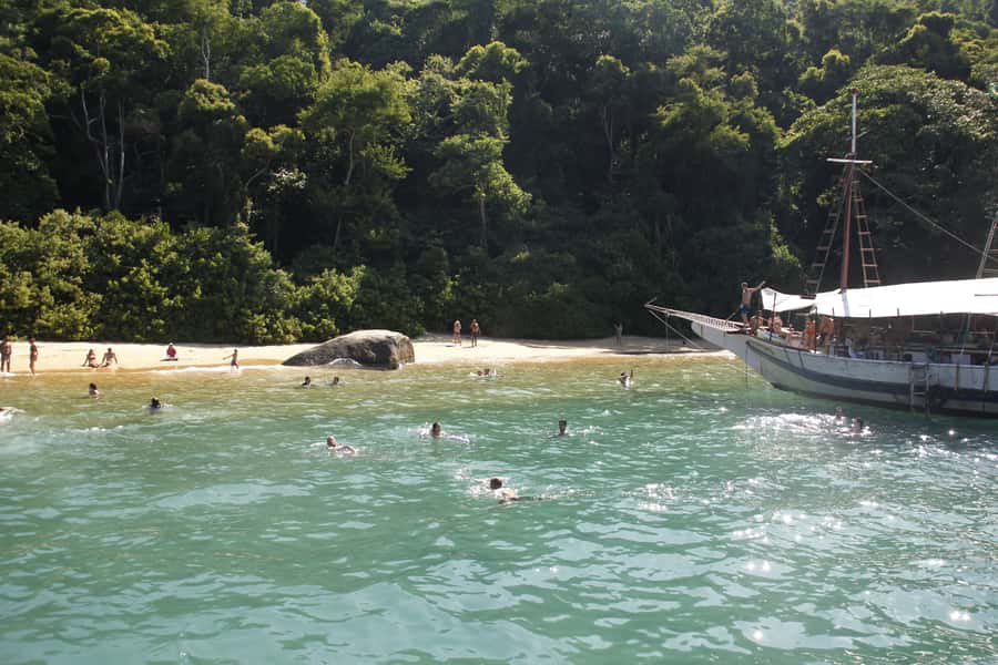 Half-Day Schooner Cruise and Snorkeling in Paraty Bay - Why Paraty Bay feels made for a schooner cruise