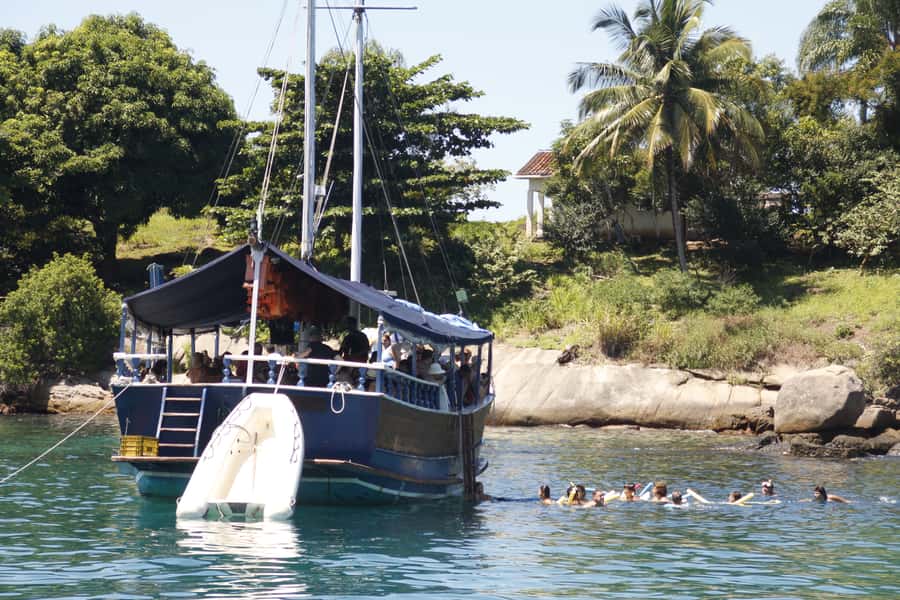 Half-Day Schooner Cruise and Snorkeling in Paraty Bay - How the horn and stop timing affect your day