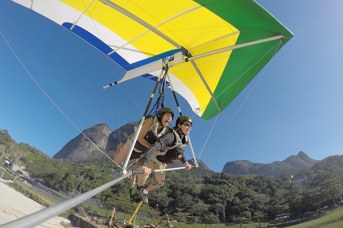 Hang gliding in Rio de Janeiro - First-timers get the right kind of nerves: flying tandem in Rio