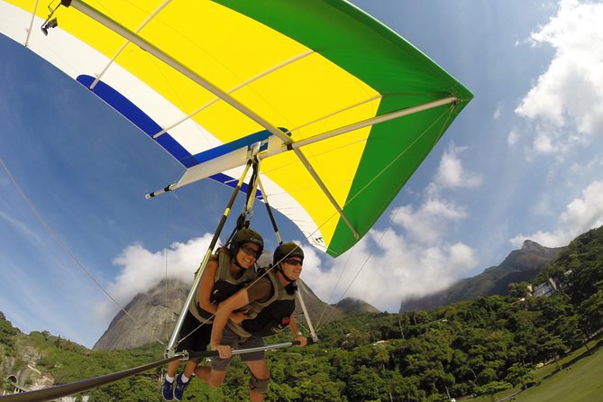 Hang gliding in Rio de Janeiro - The route that makes Rio feel real from above