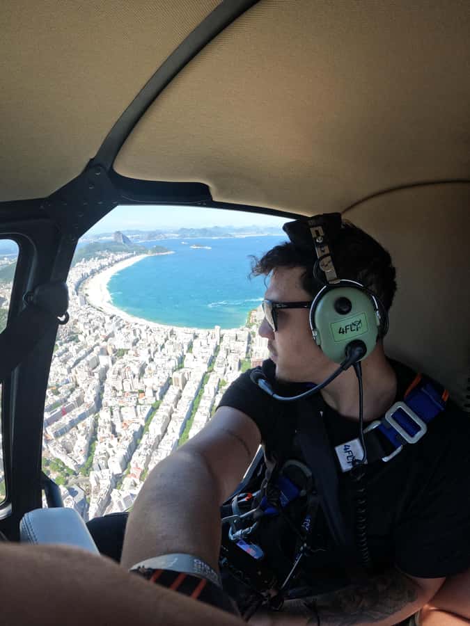 Helicopter flight no doors in Rio de Janeiro - Returning over Barra da Tijuca: why the route loops matter
