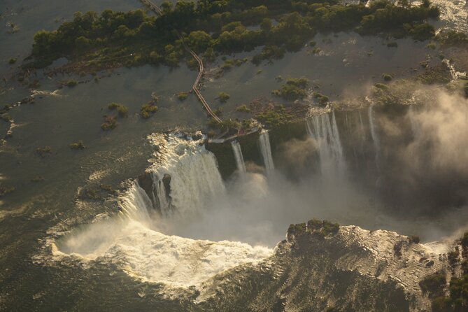 Iguassu Falls Brazilian and Iguassu Falls ARG with the Passeio Tur - Brazil and Argentina in One Day: The Real Value