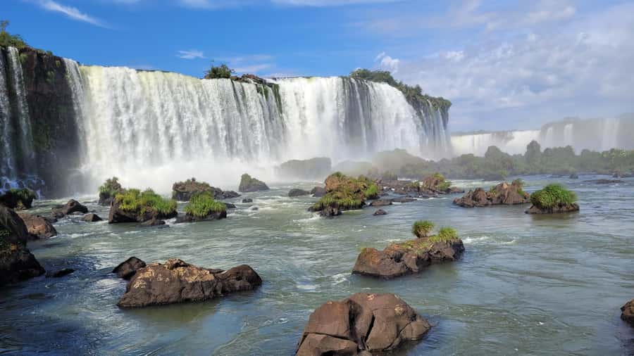 Iguassu Falls: Brazilian Side Private Tour - The first stops before you hit the trail: visitor center and photo rhythm
